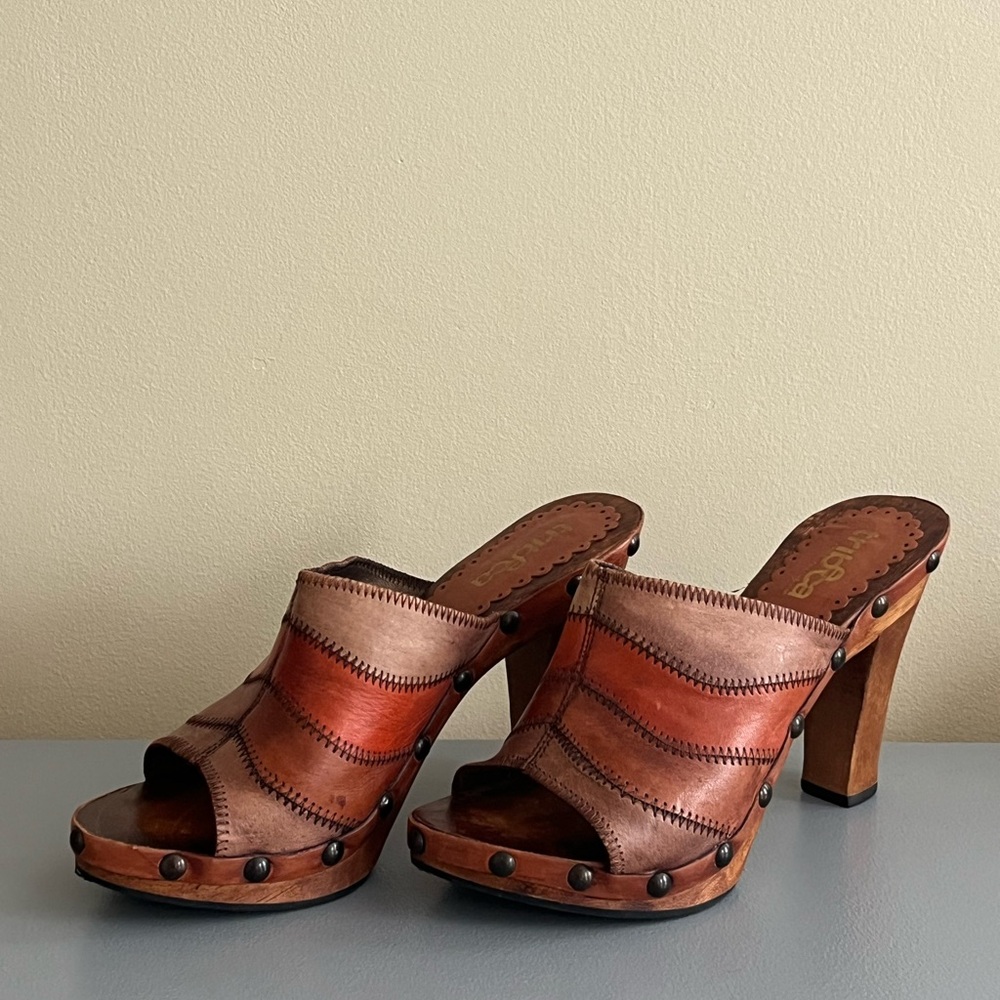 Stylish Brown Leather Heeled Sandals